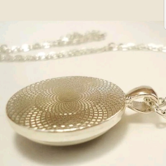 POKEMON PENDANT NECKLACE - Picture 3 of 4